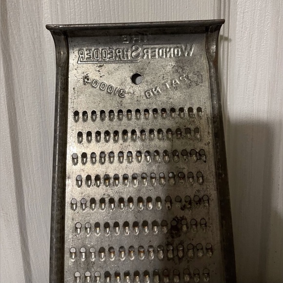 Vintage The Wonder Shredder Kitchen Grater - Picture 4 of 8
